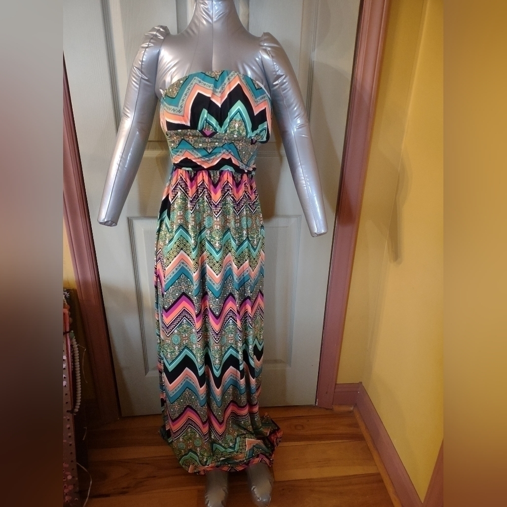 Vision Woman Size Medium Bright Strapless long dress summer sundress